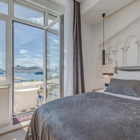 Casa Costabella krevet i doručak 4*